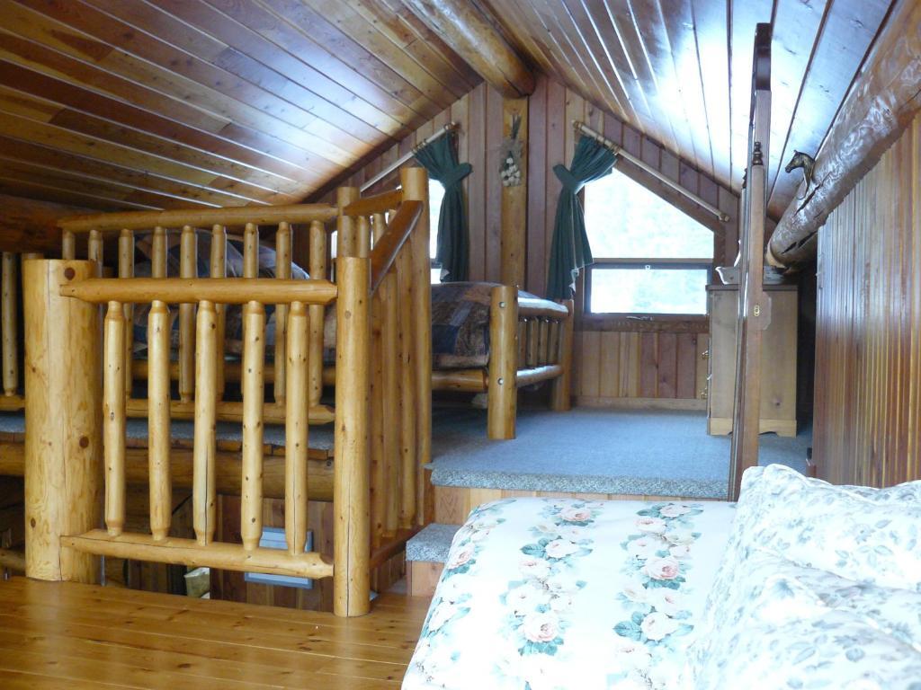 Hitching Post Resort Kelowna Zimmer foto